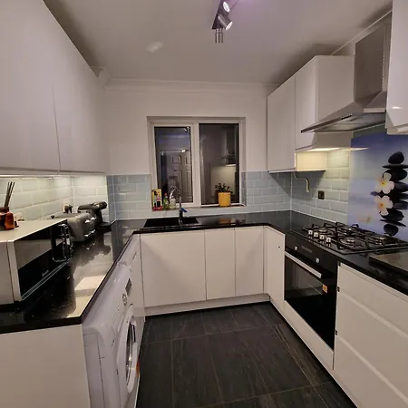Modern And Spacious 3 Bedroom Family House With Workspace Colchester Exterior photo