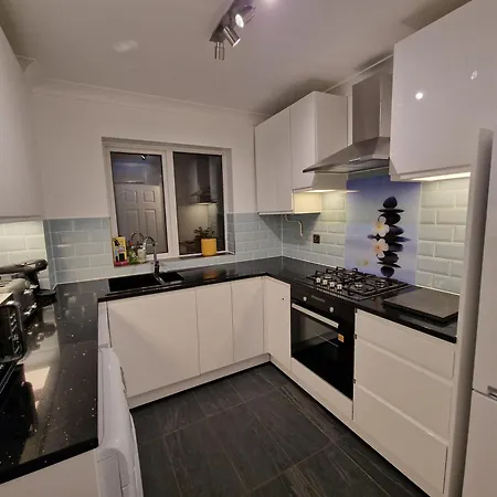 Modern And Spacious 3 Bedroom Family House With Workspace Colchester Exterior photo