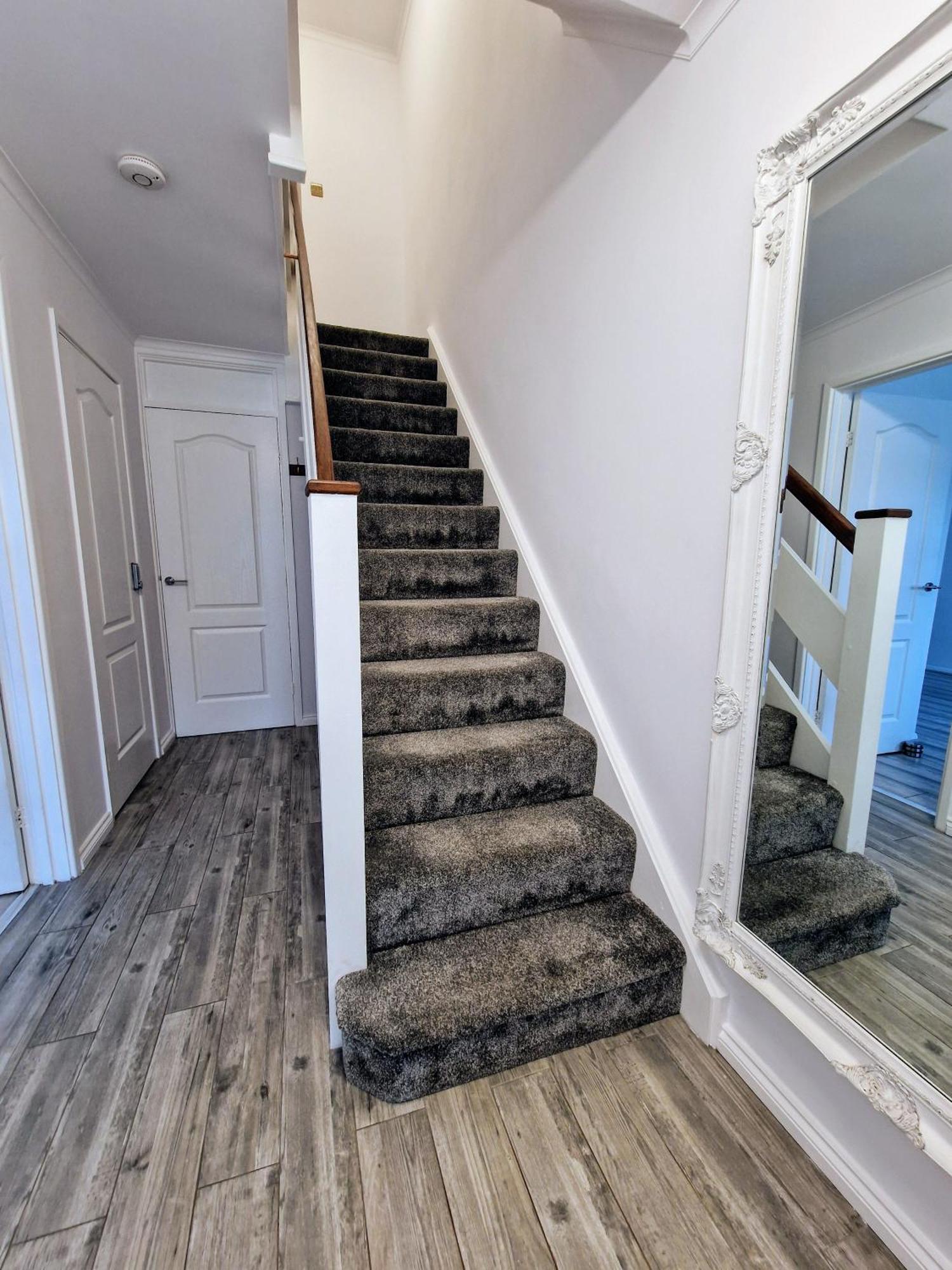 Modern And Spacious 3 Bedroom Family House With Workspace Colchester